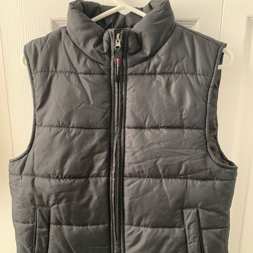 Black puffy vest